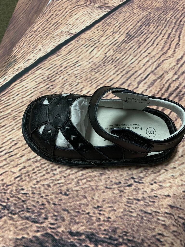 Wee Squeak - Punched Clip Sandal (Black) (9) (SEE DESCRIPTION FOR SHIPPING)